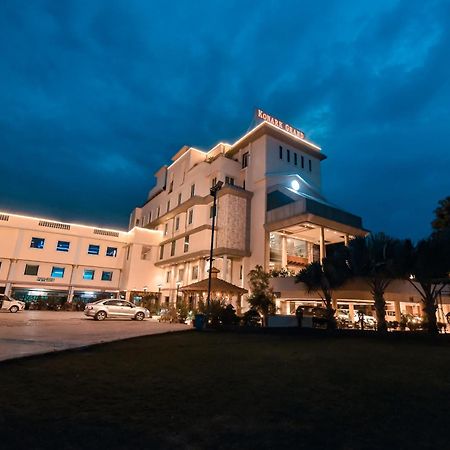 コナーク グランド ホテル Mirzāpur エクステリア 写真