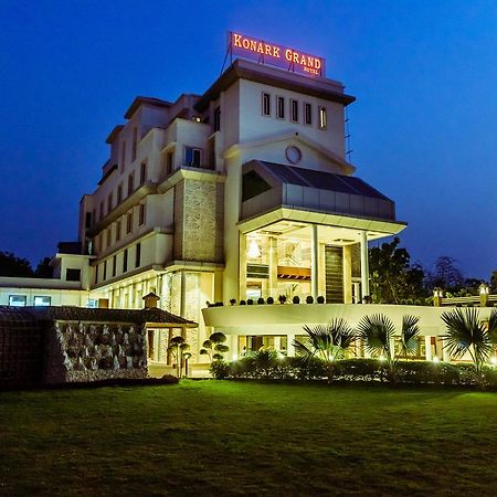 コナーク グランド ホテル Mirzāpur エクステリア 写真