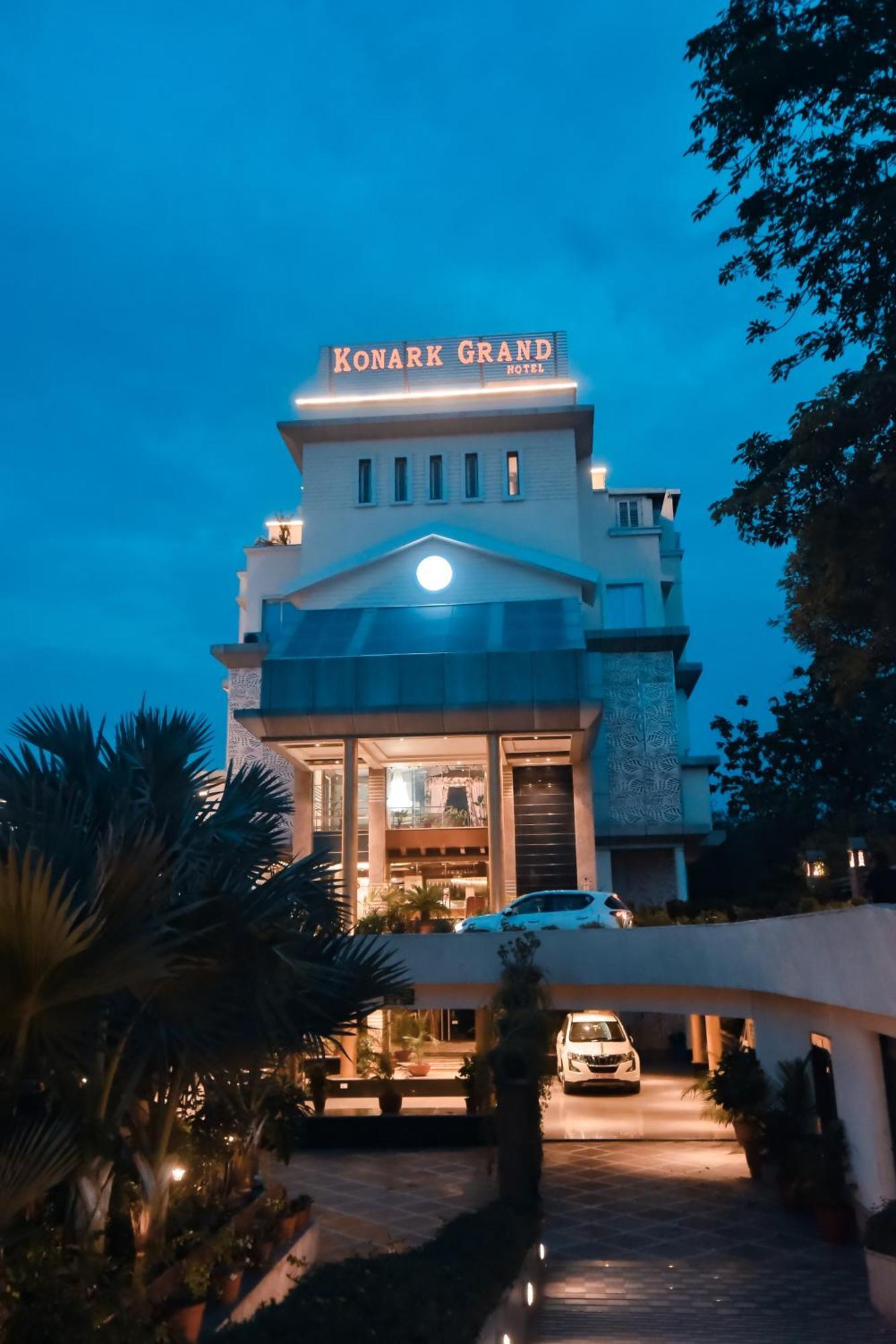コナーク グランド ホテル Mirzāpur エクステリア 写真