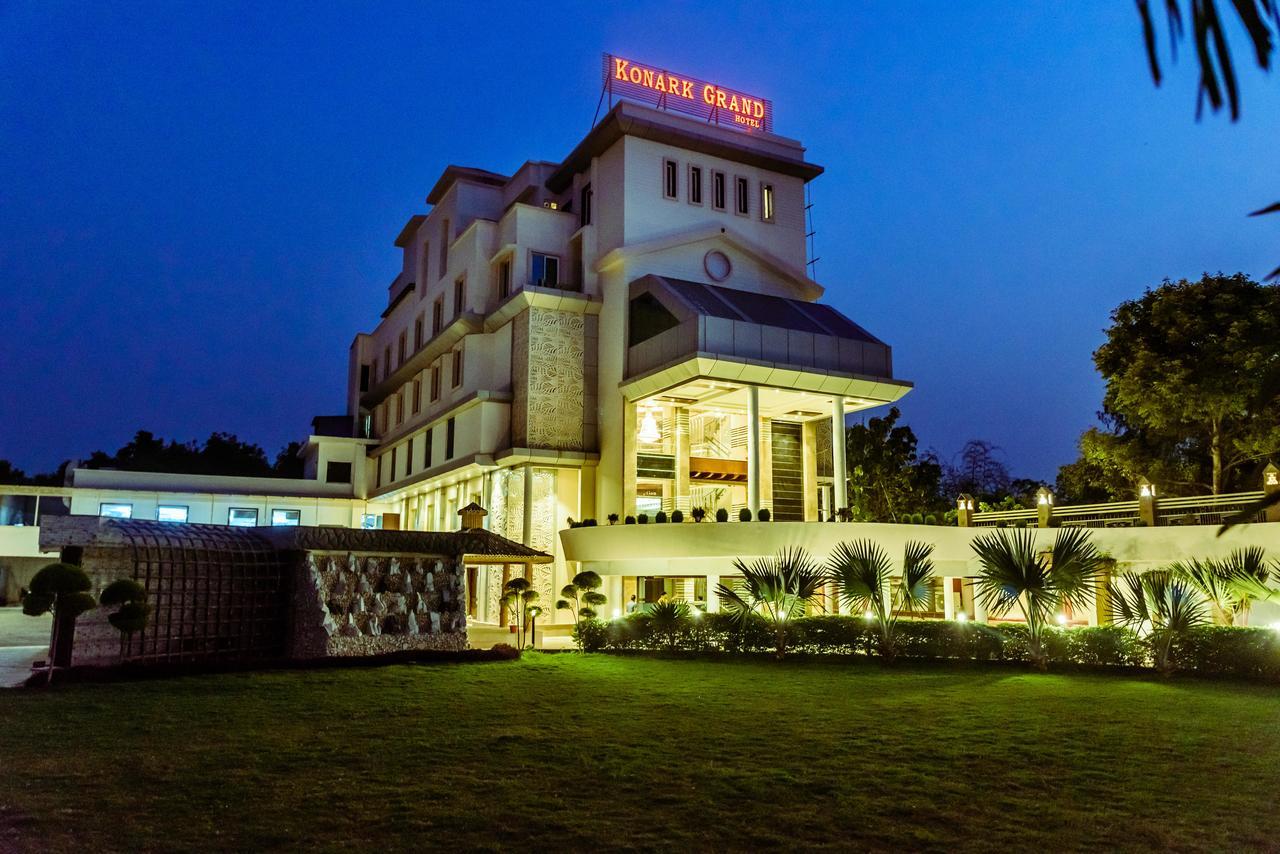コナーク グランド ホテル Mirzāpur エクステリア 写真